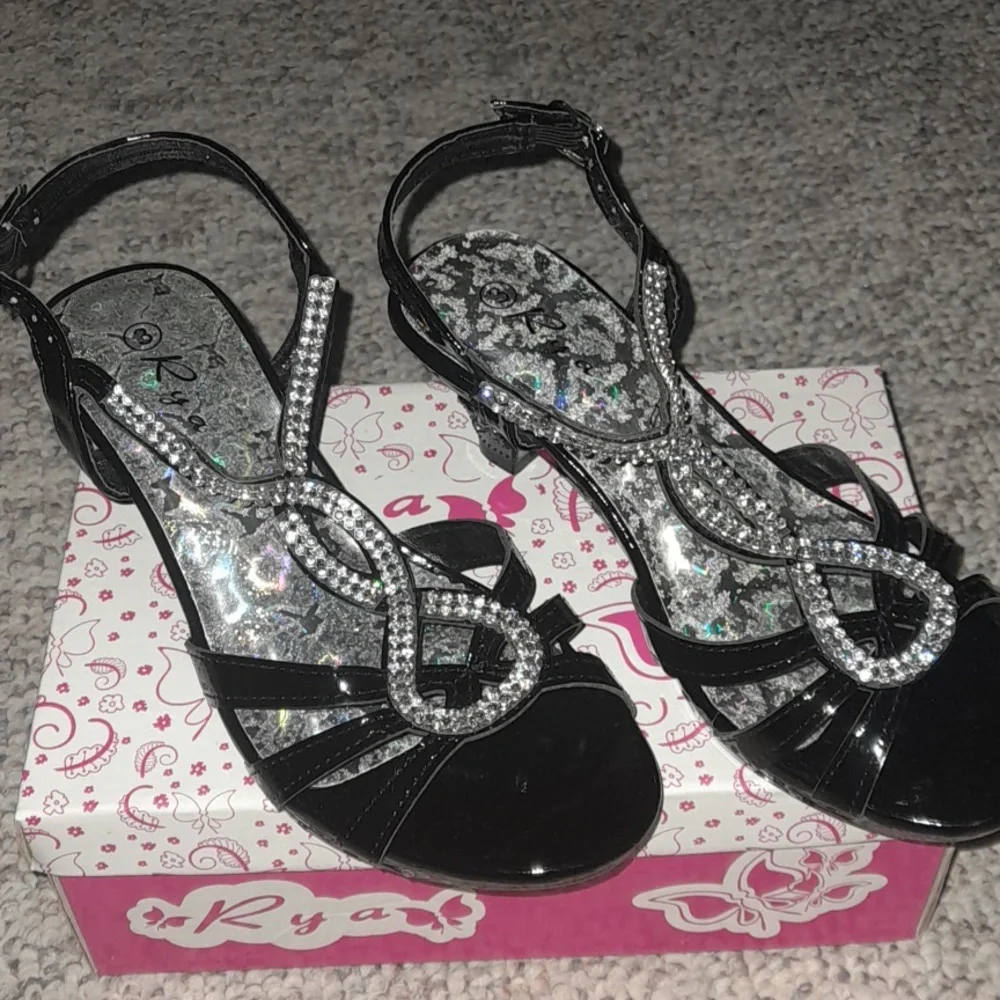 Girls Black Rhinestone Heels by Rya Size 3 - Picture 2 of 6